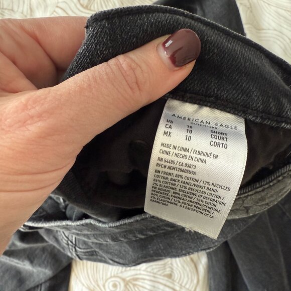 American Eagle Size 10 Cropped Black Strigid Jeans - Picture 2 of 3